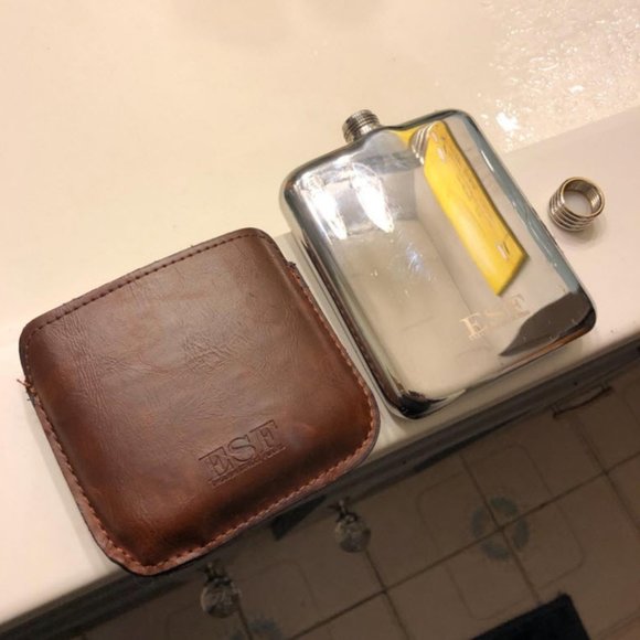 Stainless Steel 6oz Flask in vegan Leather Holster - Picture 8 of 8